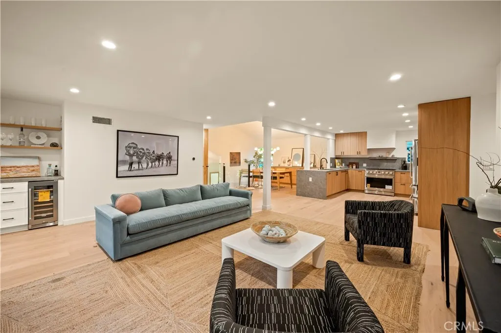 3947 Sumac Drive, Sherman Oaks, California 91403 home-pic-4