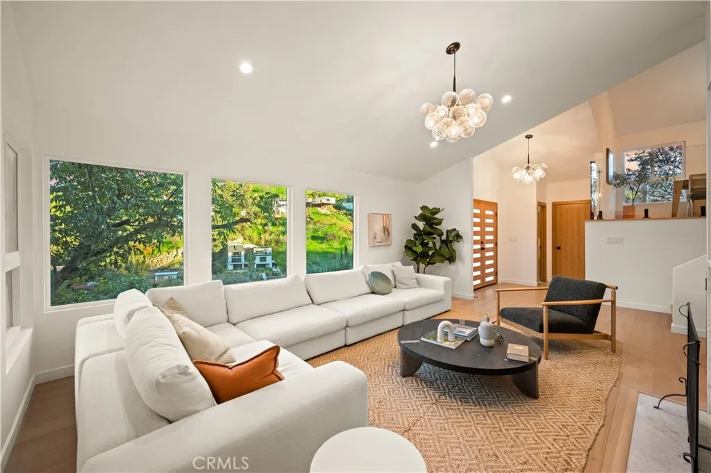 3947 Sumac Drive, Sherman Oaks, California 91403 home-pic-6