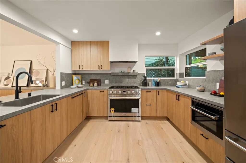 3947 Sumac Drive, Sherman Oaks, California 91403 home-pic-12