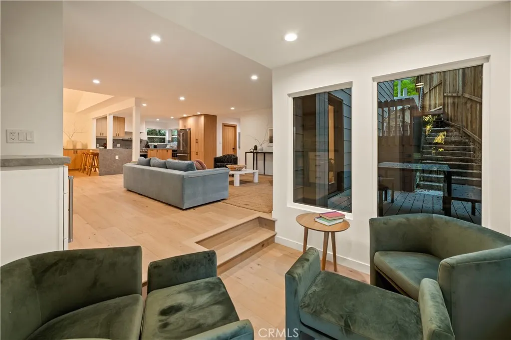 3947 Sumac Drive, Sherman Oaks, California 91403 home-pic-2