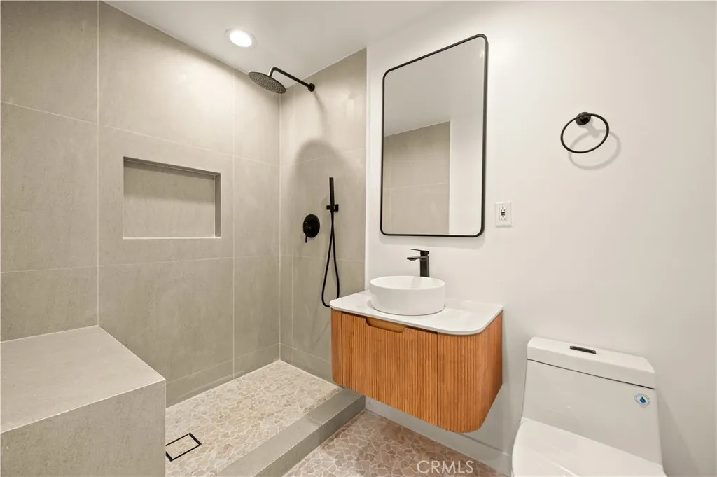 3947 Sumac Drive, Sherman Oaks, California 91403 home-pic-22