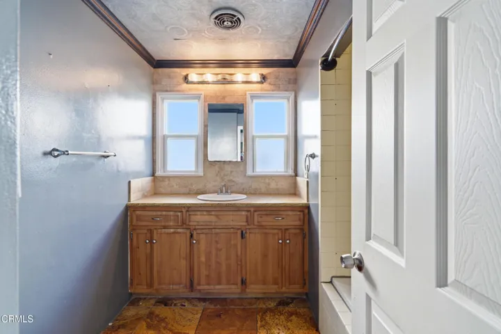255 douglas-16