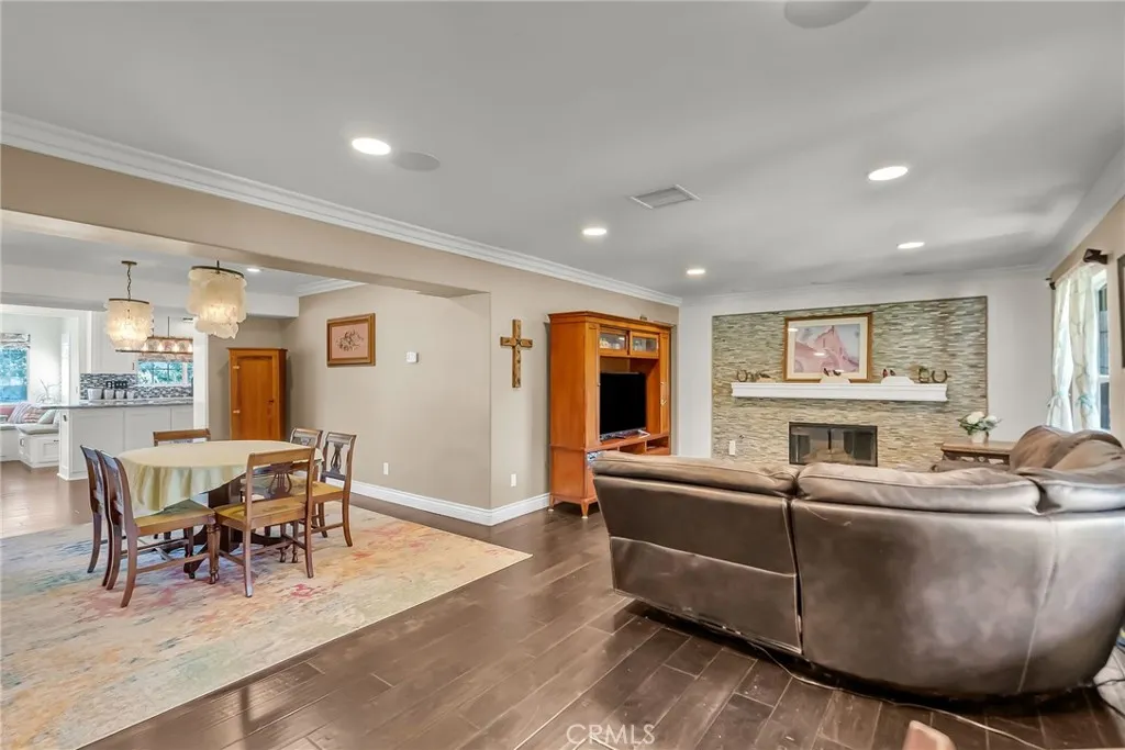 7384 Golden Star Avenue, Riverside, California 92506 home-pic-11