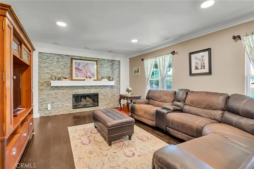 7384 Golden Star Avenue, Riverside, California 92506 home-pic-12