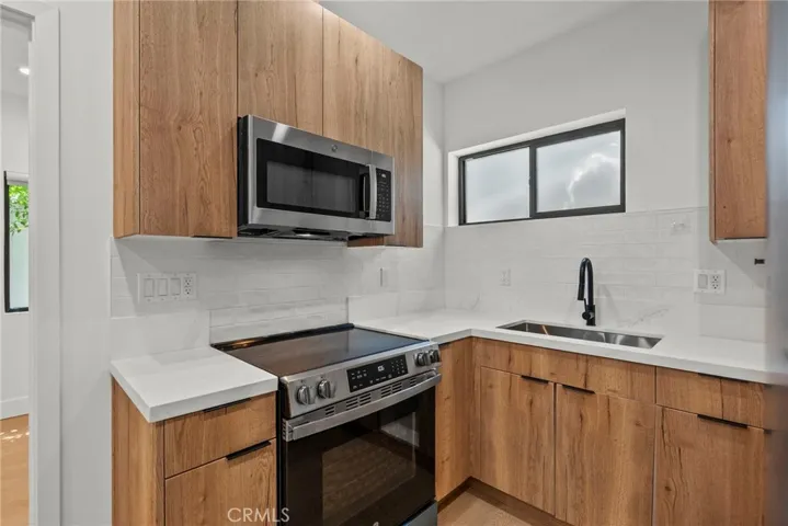 5734 Stansbury Avenue, Van Nuys, California 91401