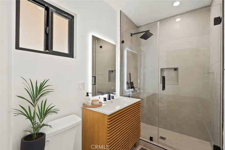 5734 Stansbury Avenue, Van Nuys, California 91401