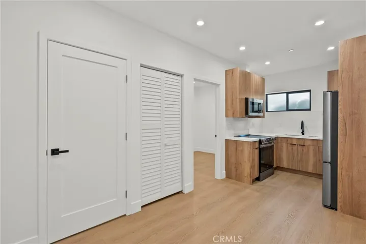 5734 Stansbury Avenue, Van Nuys, California 91401
