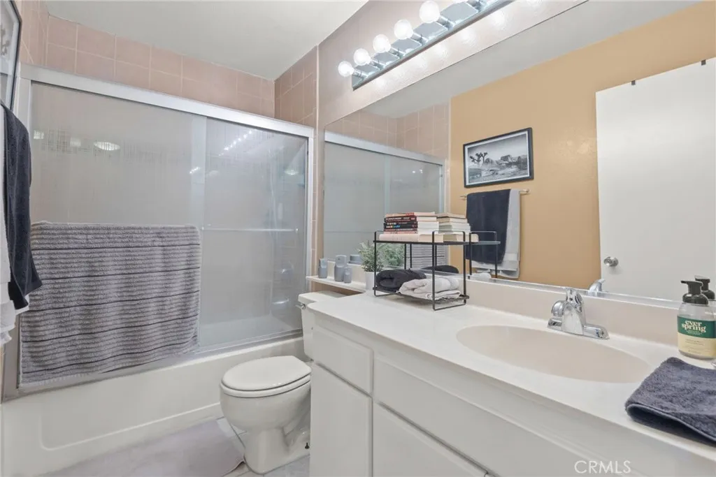 8327 Vineyard Avenue 12, Rancho Cucamonga, California 91730 home-pic-12