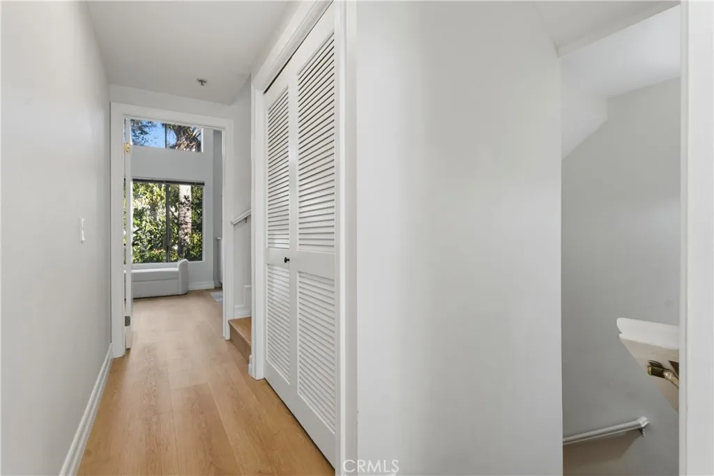 5107 Coldwater Canyon 14, Sherman Oaks, California 91423 home-pic-16