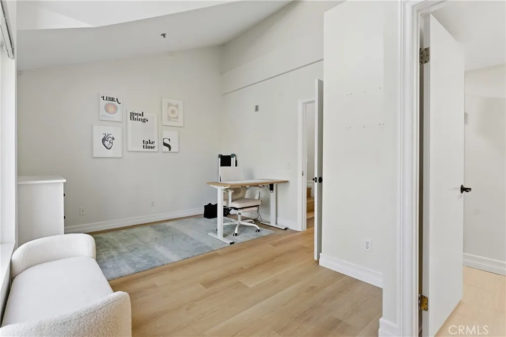 5107 Coldwater Canyon 14, Sherman Oaks, California 91423 home-pic-24