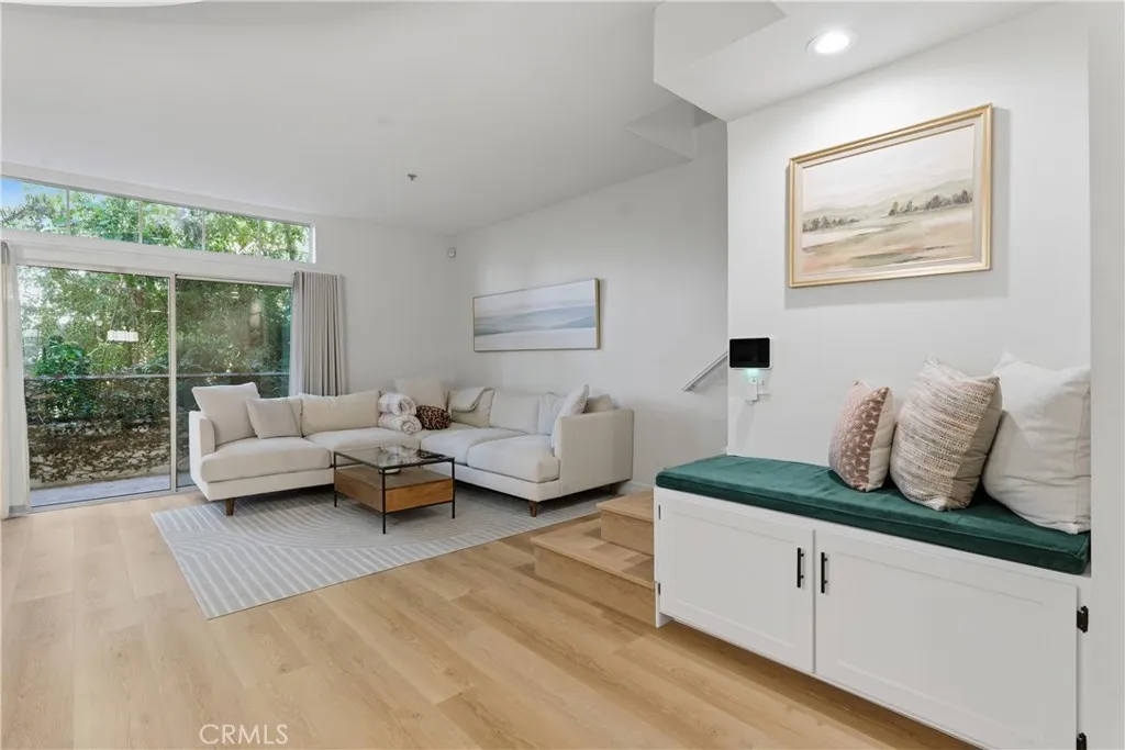 5107 Coldwater Canyon 14, Sherman Oaks, California 91423 home-pic-12