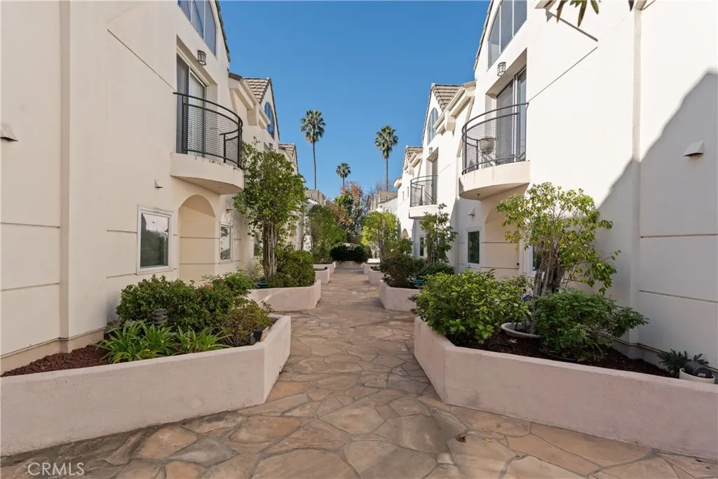 5107 Coldwater Canyon 14, Sherman Oaks, California 91423 home-pic-36