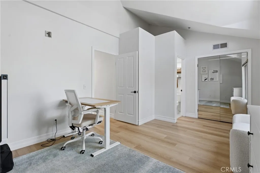 5107 Coldwater Canyon 14, Sherman Oaks, California 91423 home-pic-23