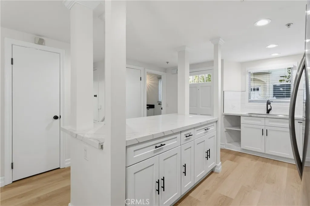 5107 Coldwater Canyon 14, Sherman Oaks, California 91423 home-pic-6