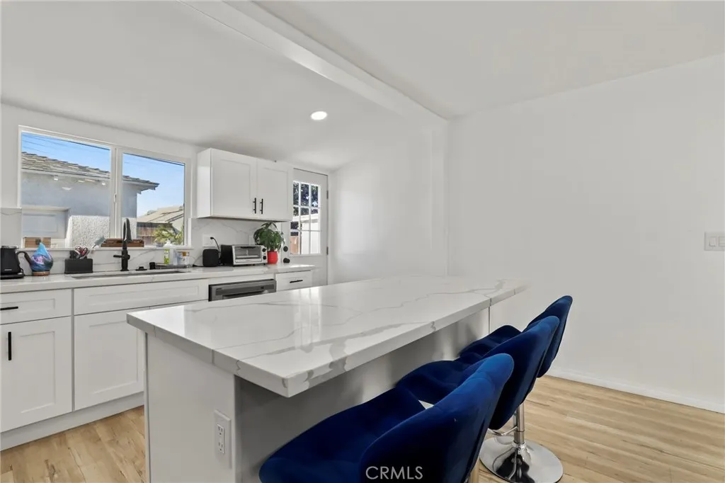 2673 Regway Avenue, Long Beach, California 90810 home-pic-11