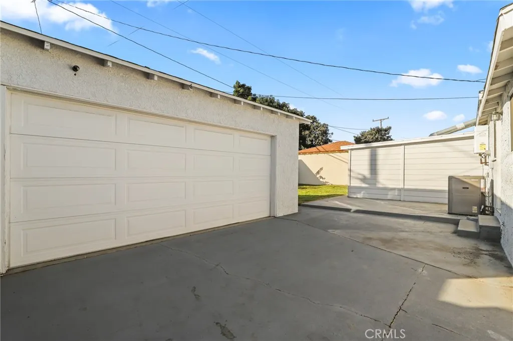 2673 Regway Avenue, Long Beach, California 90810 home-pic-34