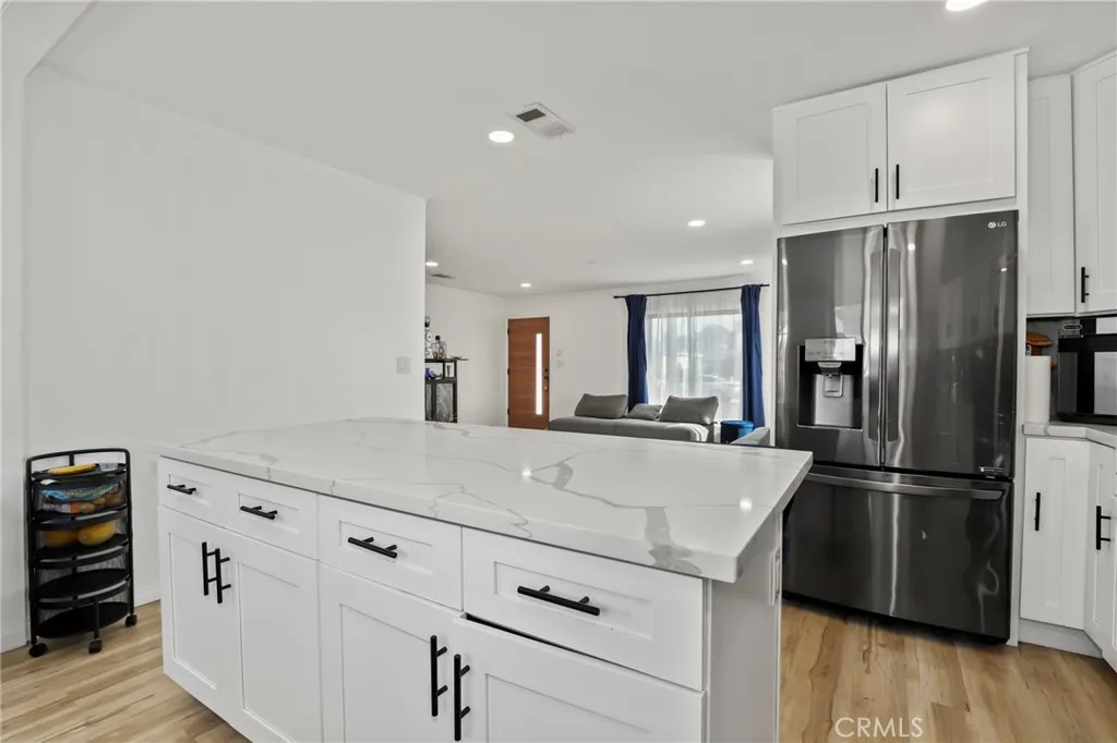 2673 Regway Avenue, Long Beach, California 90810 home-pic-10