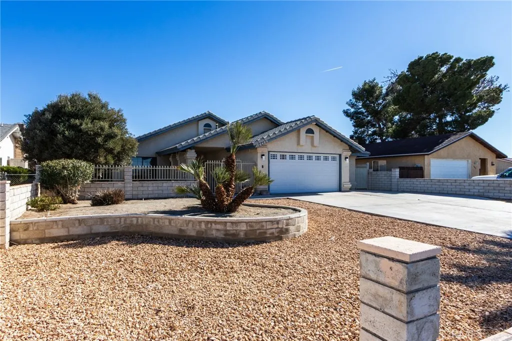 26489 Blue Water, Helendale, California 92342 home-pic-3