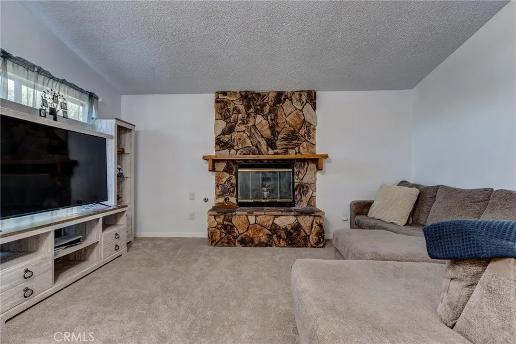 26489 Blue Water, Helendale, California 92342 home-pic-11