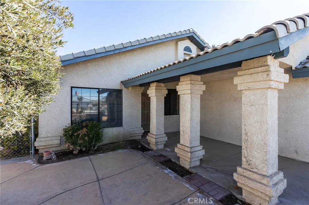 26489 Blue Water, Helendale, California 92342 home-pic-6