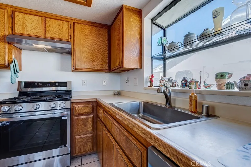 26489 Blue Water, Helendale, California 92342 home-pic-12