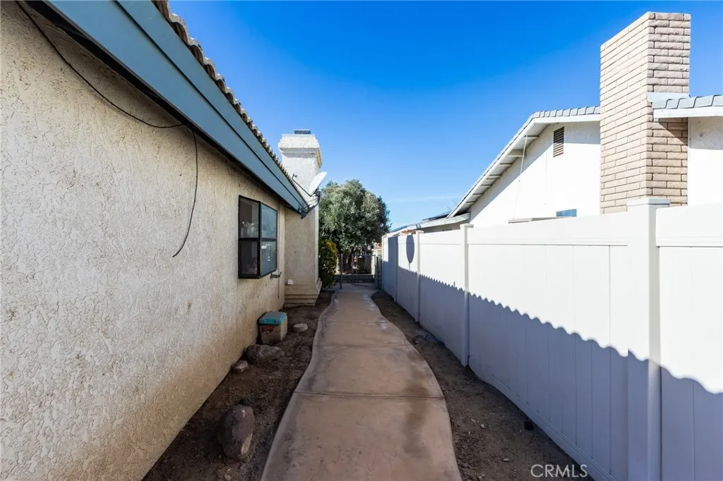 26489 Blue Water, Helendale, California 92342 home-pic-39