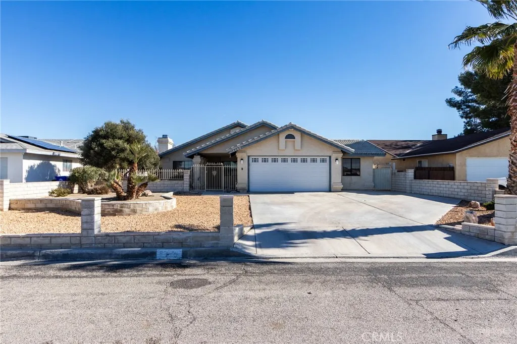 26489 Blue Water, Helendale, California 92342 home-pic-5