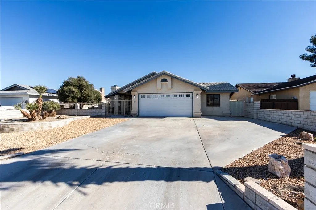 26489 Blue Water, Helendale, California 92342 home-pic-4