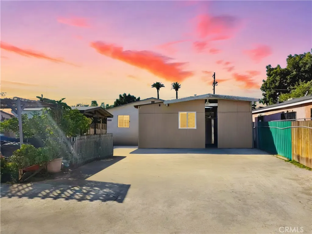 9715 Grandee, Los Angeles, California 90002 home-pic-22