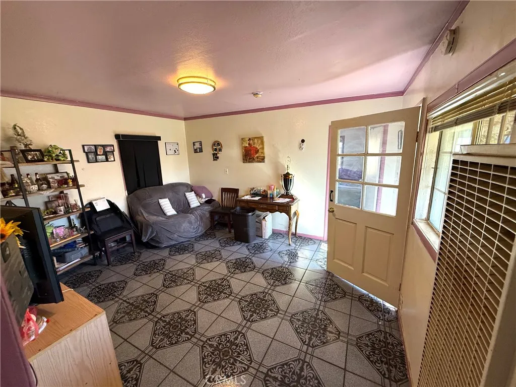 9715 Grandee, Los Angeles, California 90002 home-pic-8