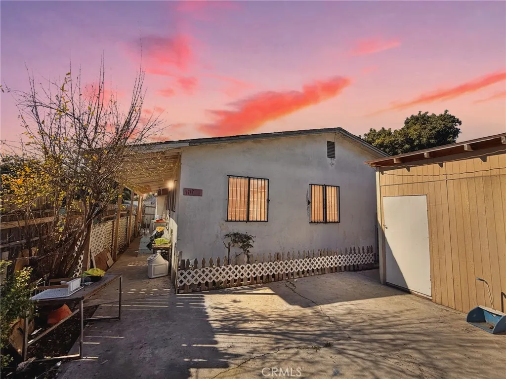 9715 Grandee, Los Angeles, California 90002 home-pic-2