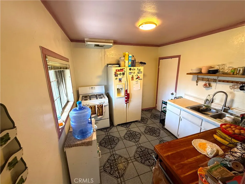 9715 Grandee, Los Angeles, California 90002 home-pic-9