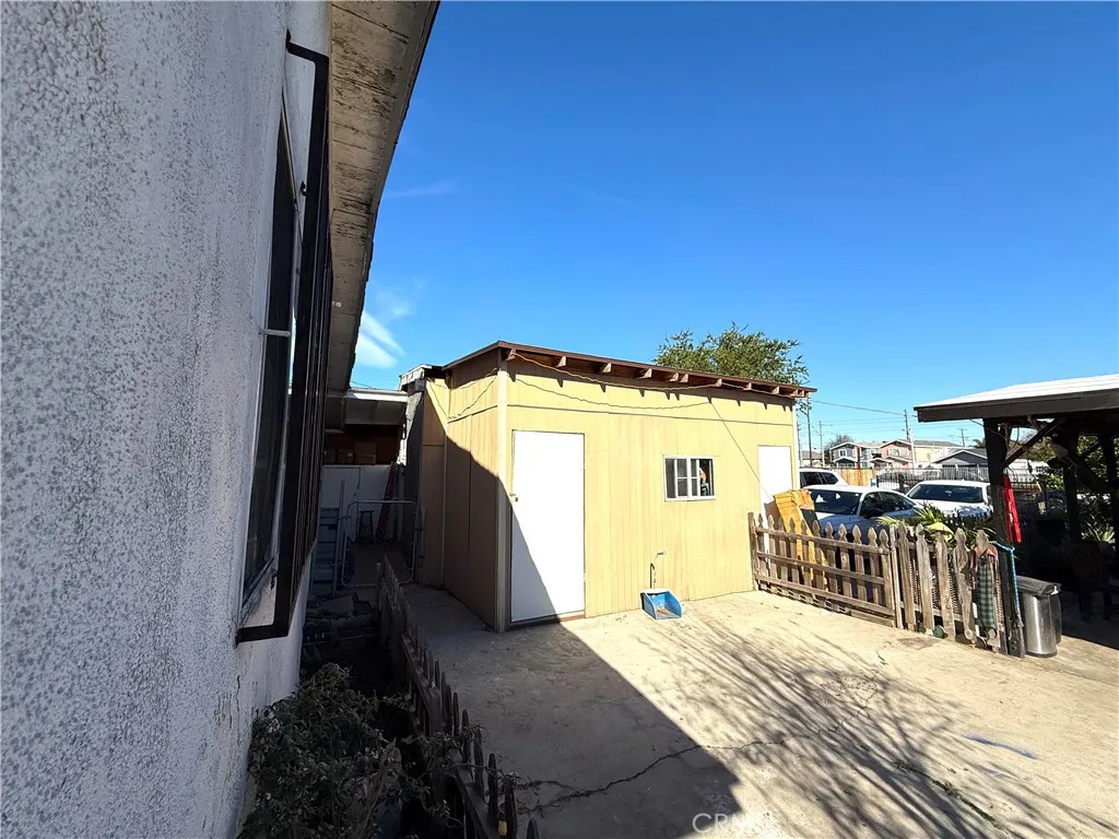 9715 Grandee, Los Angeles, California 90002 home-pic-6