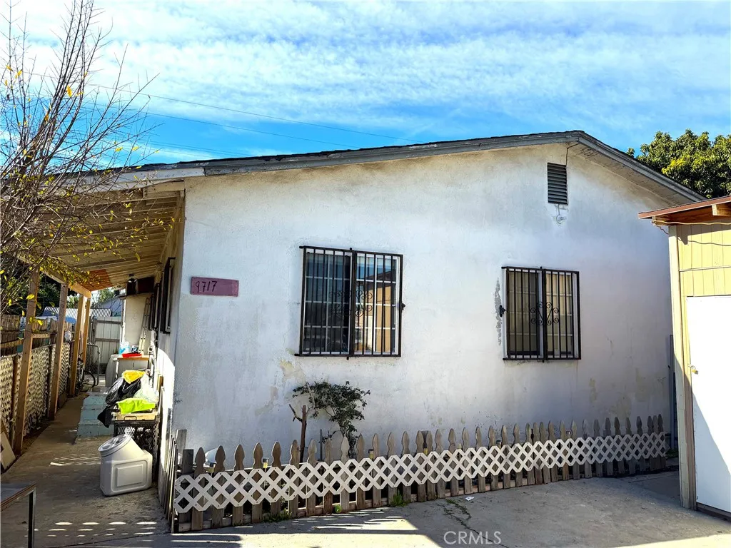9715 Grandee, Los Angeles, California 90002 home-pic-4