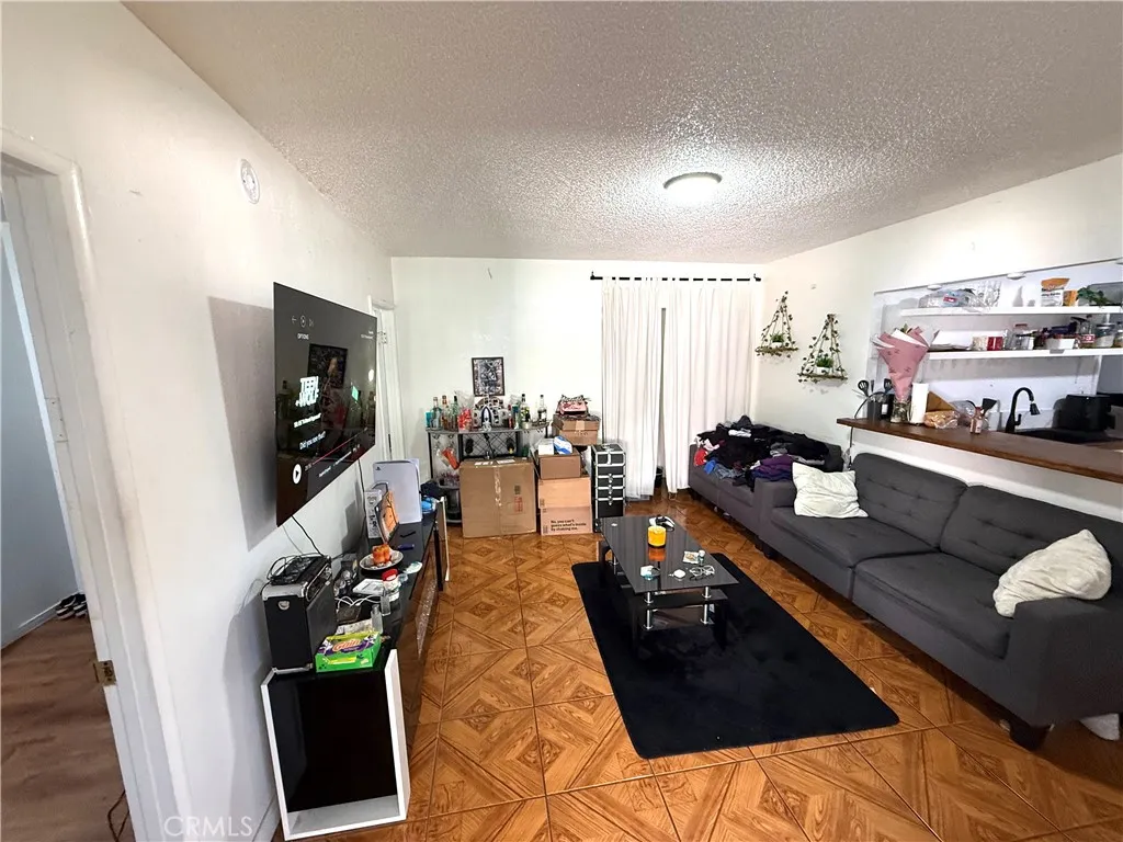 9715 Grandee, Los Angeles, California 90002 home-pic-18