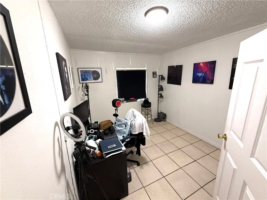 9715 Grandee, Los Angeles, California 90002 home-pic-17