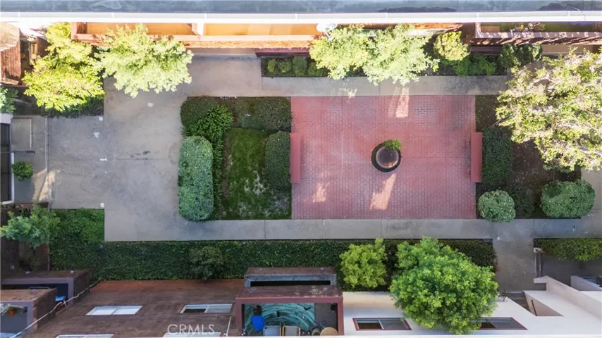 5414 Newcastle 8, Encino, California 91316