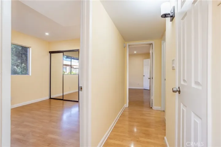 5414 Newcastle 8, Encino, California 91316