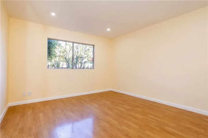 5414 Newcastle 8, Encino, California 91316