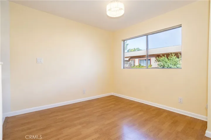 5414 Newcastle 8, Encino, California 91316