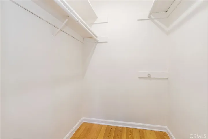 5414 Newcastle 8, Encino, California 91316