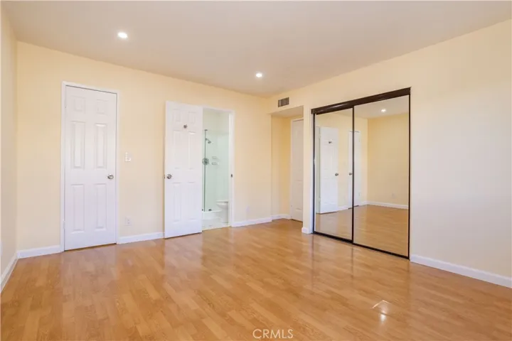 5414 Newcastle 8, Encino, California 91316