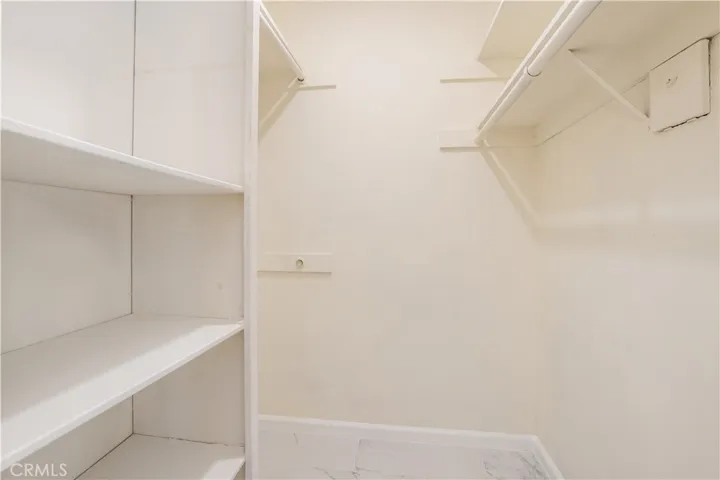 5414 Newcastle 8, Encino, California 91316