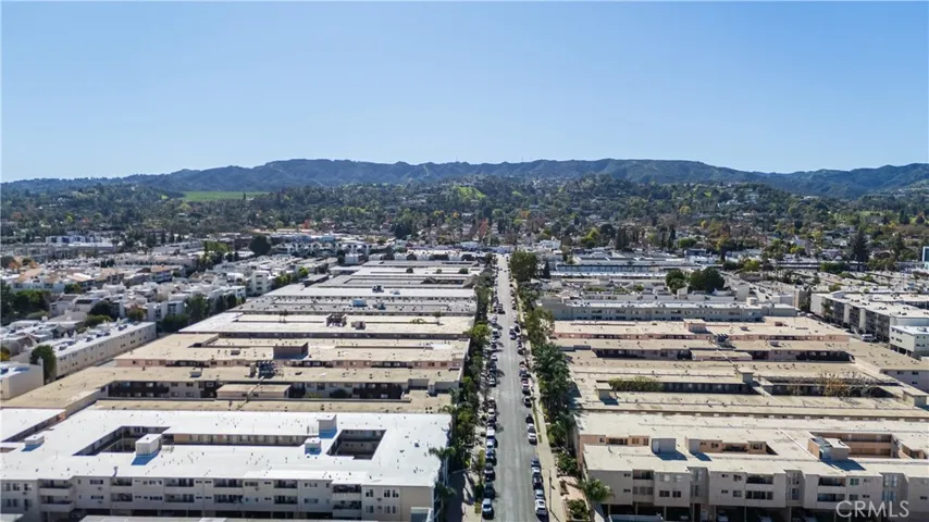 5414 Newcastle 8, Encino, California 91316