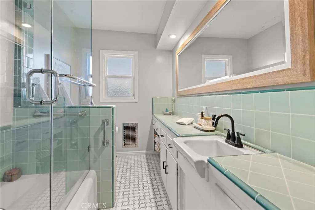 13112 Lassen Way Way, Santa Ana, California 92705 home-pic-23