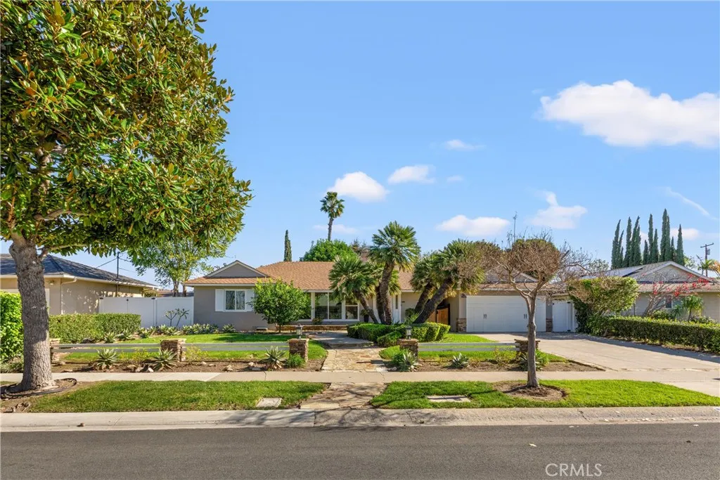 13112 Lassen Way Way, Santa Ana, California 92705 home-pic-2