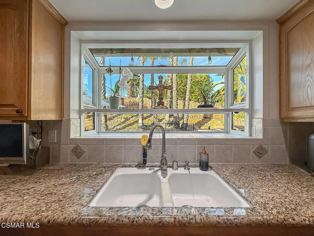 181 W Avenida De Las Flores, Thousand Oaks, California 91360 home-pic-16