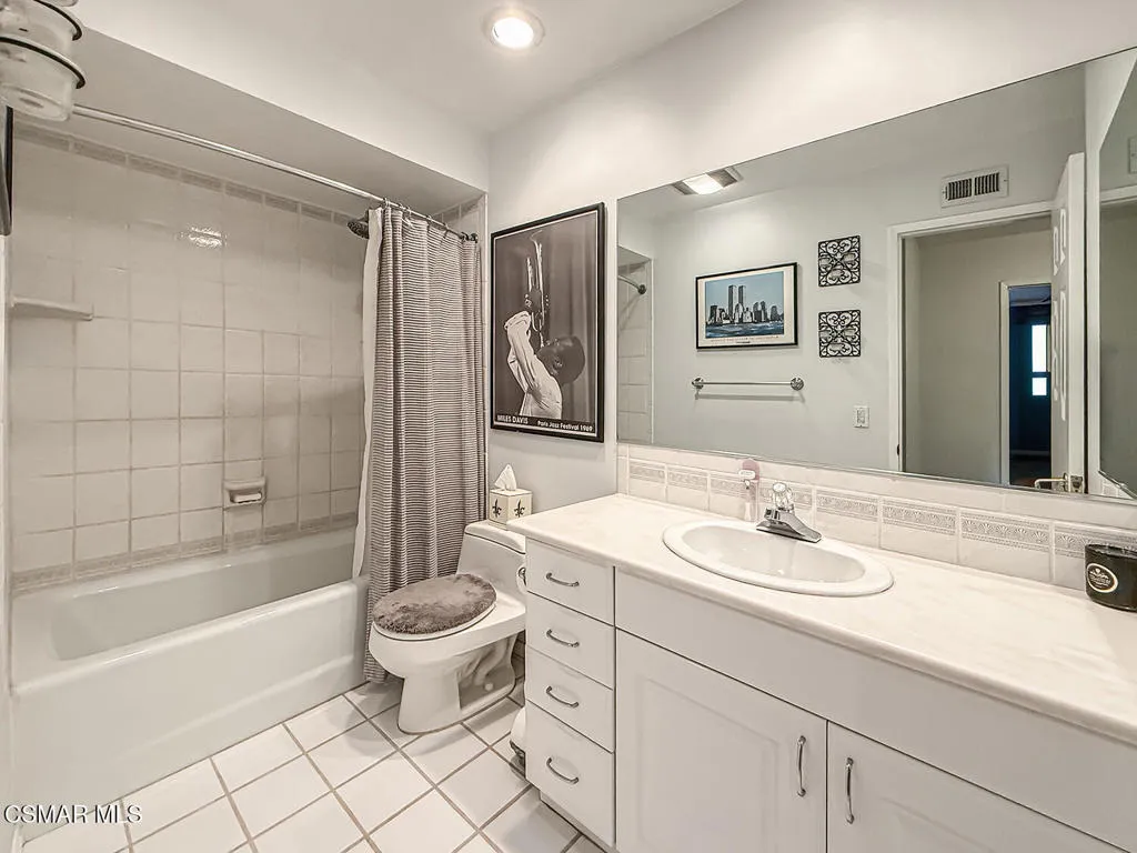 181 W Avenida De Las Flores, Thousand Oaks, California 91360 home-pic-36