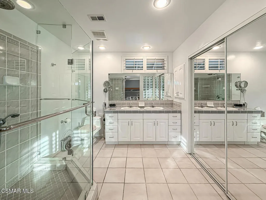 181 W Avenida De Las Flores, Thousand Oaks, California 91360 home-pic-41