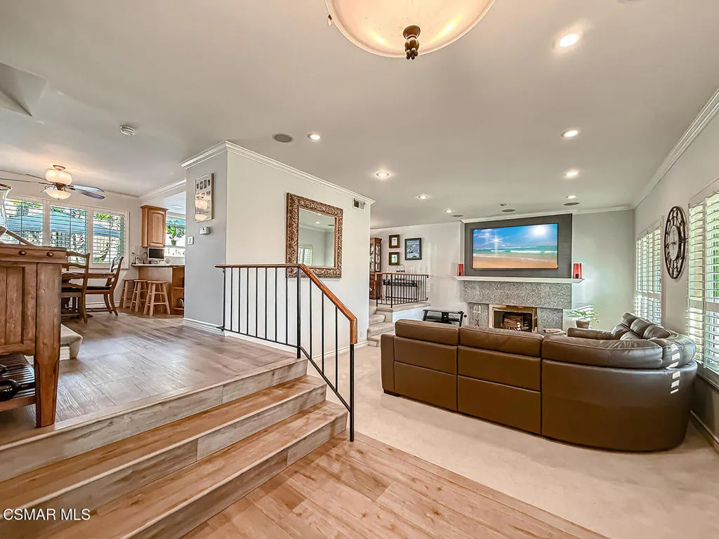 181 W Avenida De Las Flores, Thousand Oaks, California 91360 home-pic-7